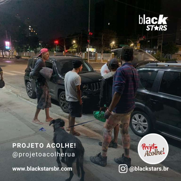 Uma Corrente de Solidariedade O Projeto Acolhe, localizado na Zona Norte de São Paulo-SP e conta com a participação do líder BlackStars Vinicius Matos de Assis @negricius é uma ação entre amigos que busca aliviar o sofrimento das pessoas em situação de rua. Com empatia e solidariedade no coração, eles distribuem lanches, kits de higiene e muito amor. Cada gesto faz uma diferença significativa.